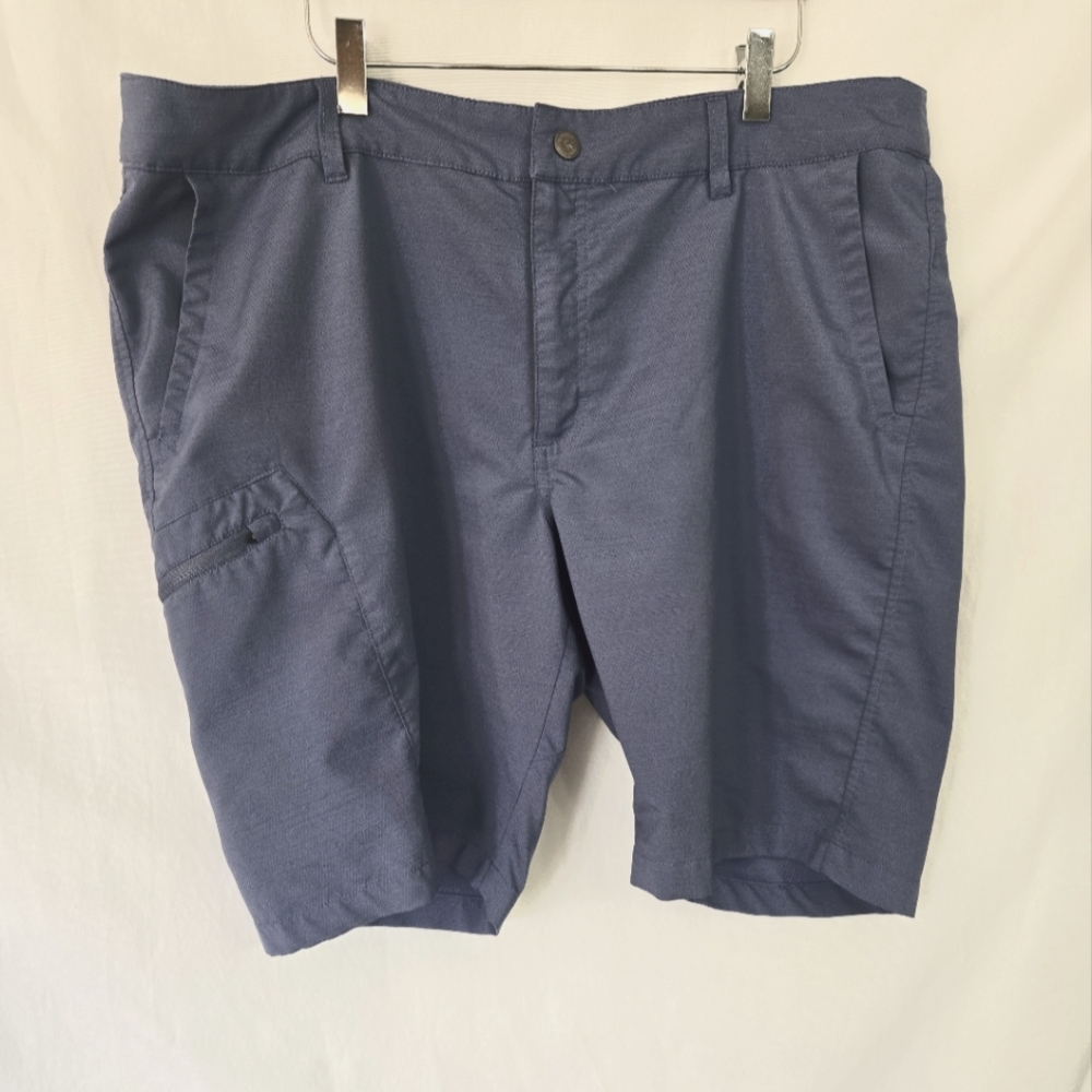 Hi-Tec Blue Flat Front  Mens Shorts Size 38